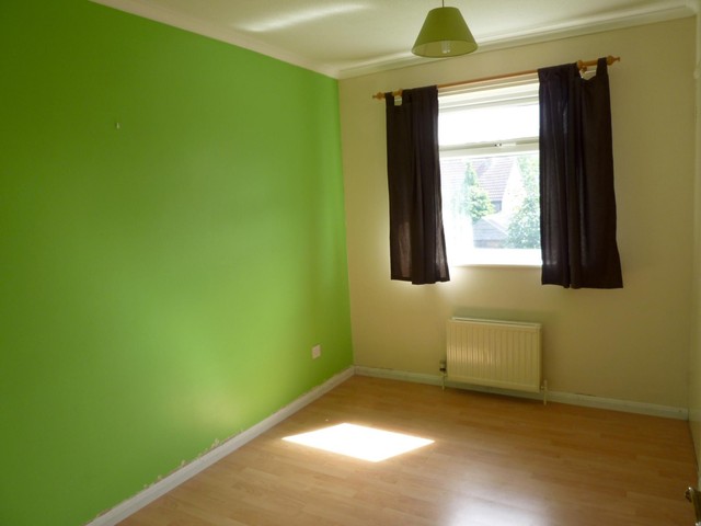  Image of 3 bedroom End of Terrace to rent in Wesermarsch Road Cowplain Waterlooville PO8 at Waterlooville, PO8 8JJ
