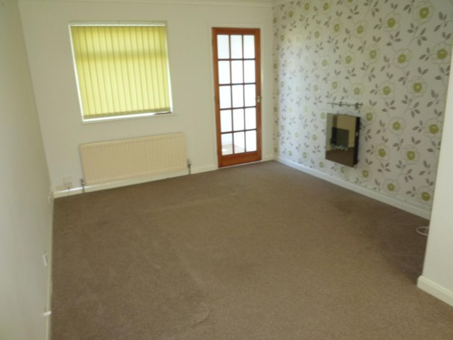  Image of 3 bedroom End of Terrace to rent in Wesermarsch Road Cowplain Waterlooville PO8 at Waterlooville, PO8 8JJ