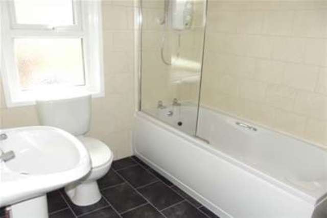  Image of 5 bedroom Detached house to rent in North Road West Bridgford Nottingham NG2 at Nottingham, NG2 7NG