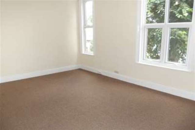  Image of 5 bedroom Detached house to rent in North Road West Bridgford Nottingham NG2 at Nottingham, NG2 7NG