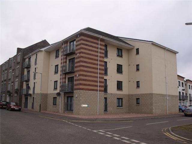  Image of 2 bedroom Flat to rent in West Court Dundee DD3 at Law Dundee Dundee, DD3 6QB