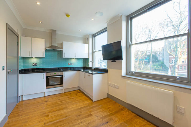  Image of Flat to rent in West End Lane London NW6 at West Hampstead, NW6 1RS