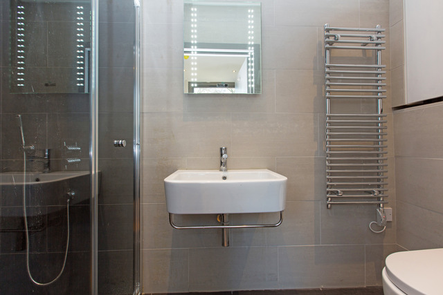  Image of Flat to rent in West End Lane London NW6 at West Hampstead, NW6 1RS