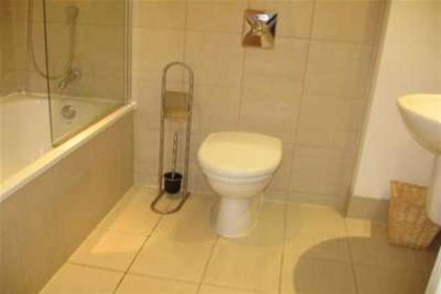  Image of 2 bedroom Flat to rent in Fitzwilliam Street Sheffield S1 at Sheffield, S1 4JQ