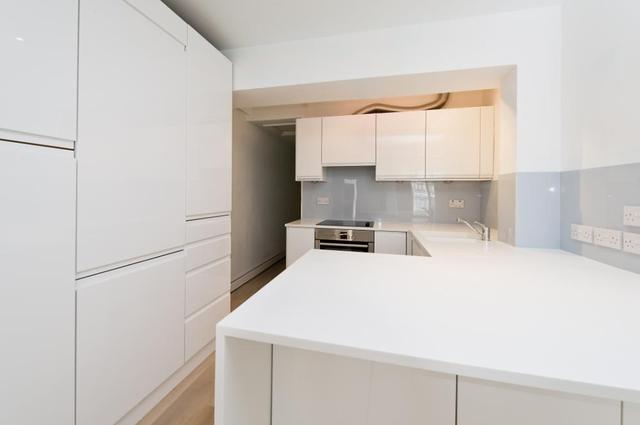  Image of 2 bedroom Flat to rent in Westbourne Park Road London W11 at Westbourne Park Road  London, W11 1EL