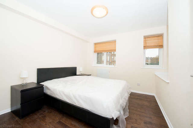  Image of 1 bedroom Flat to rent in Westferry Road London E14 at London  Docklands, E14 3RR