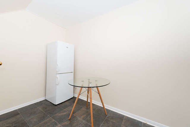  Image of 1 bedroom Flat to rent in Westferry Road London E14 at London  Docklands, E14 3RR