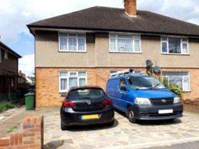  Image of 2 bedroom Maisonette for sale in Whippendell Road Watford WD18 at Watford Hertfordshire Watford, WD18 7LU