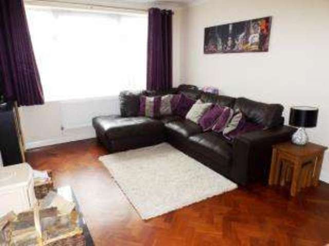  Image of 2 bedroom Maisonette for sale in Whippendell Road Watford WD18 at Watford Hertfordshire Watford, WD18 7LU
