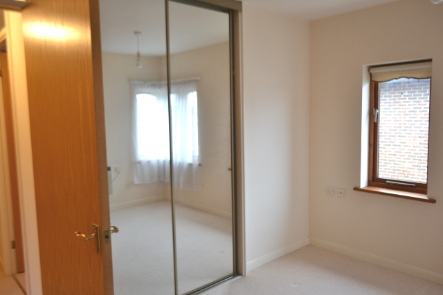  Image of 2 bedroom Apartment to rent in White Horse Court Storrington Pulborough RH20 at White Horse Court White Horse Yard Storrington, RH20 4DQ