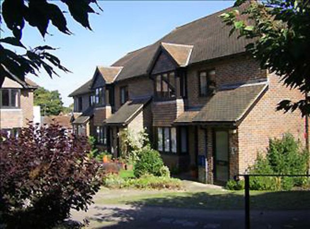  Image of 2 bedroom Apartment to rent in White Horse Court Storrington Pulborough RH20 at White Horse Court White Horse Yard Storrington, RH20 4DQ