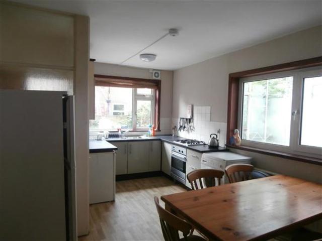  Image of 4 bedroom Semi-Detached house to rent in Wilton Avenue Shirley Southampton SO15 at Shirley, SO15 2HH