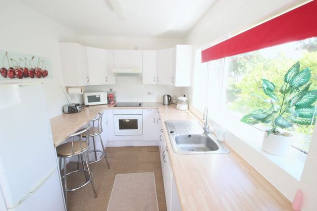  Image of 2 bedroom Flat for sale in Wimborne Road East Ferndown BH22 at Wimborne Road East  Ferndown, BH22 9NQ