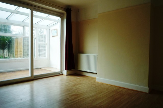  Image of 3 bedroom Semi-Detached house to rent in Winchester Road Shirley Southampton SO16 at Southampton, SO16 6TW