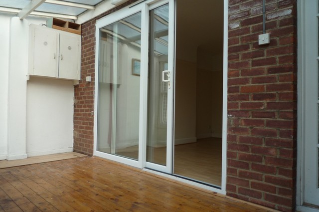  Image of 3 bedroom Semi-Detached house to rent in Winchester Road Shirley Southampton SO16 at Southampton, SO16 6TW