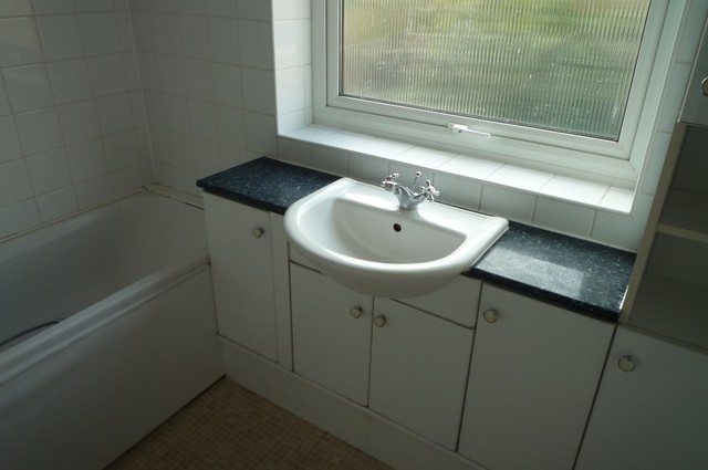  Image of 3 bedroom Semi-Detached house to rent in Winchester Road Shirley Southampton SO16 at Southampton, SO16 6TW
