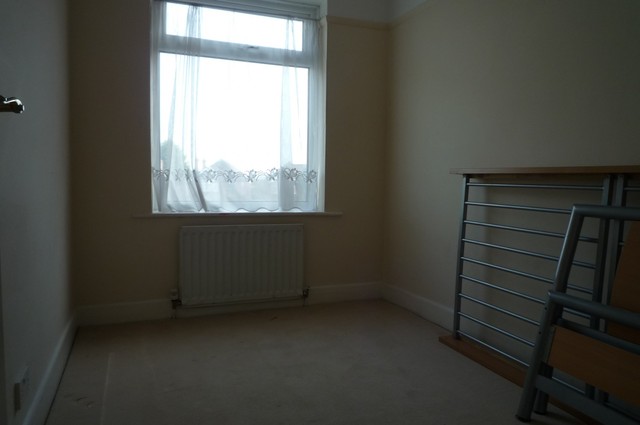  Image of 3 bedroom Semi-Detached house to rent in Winchester Road Shirley Southampton SO16 at Southampton, SO16 6TW