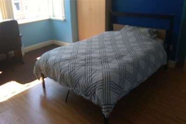  Image of 3 bedroom Detached house to rent in Winston Avenue Plymouth PL4 at Plymouth, PL4 6AZ