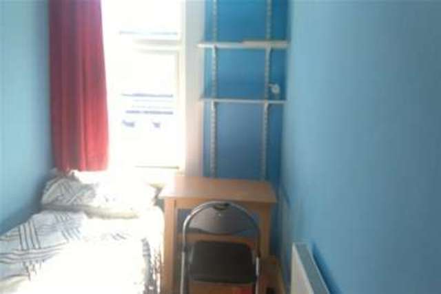  Image of 3 bedroom Detached house to rent in Winston Avenue Plymouth PL4 at Plymouth, PL4 6AZ