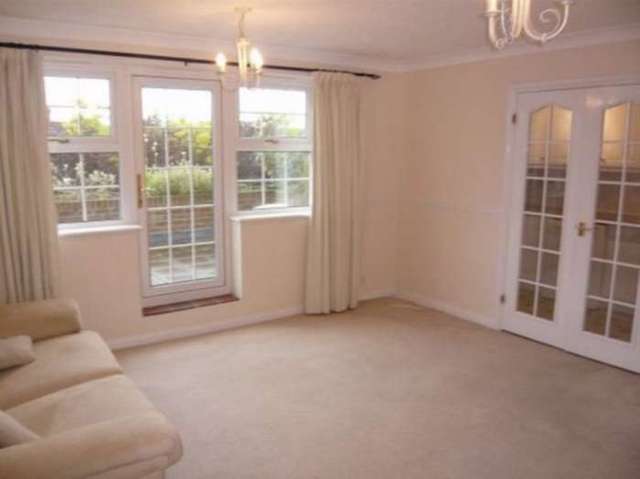 Image of 2 bedroom Flat to rent in Wokingham Road Earley Reading RG6 at Wokingham Road Earley Reading, RG6 1LW