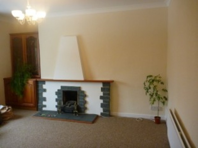  Image of 3 bedroom Semi-Detached house to rent in Woodburn Avenue Airdrie ML6 at Airdrie North Lanarkshire North Lanarkshire, ML6 9EW
