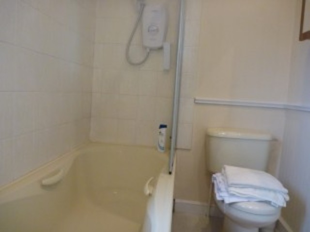  Image of 3 bedroom Semi-Detached house to rent in Woodburn Avenue Airdrie ML6 at Airdrie North Lanarkshire North Lanarkshire, ML6 9EW