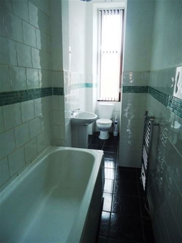  Image of 2 bedroom Flat to rent in Woodford Street Glasgow G41 at Shawlands Glasgow Glasgow, G41 3HW