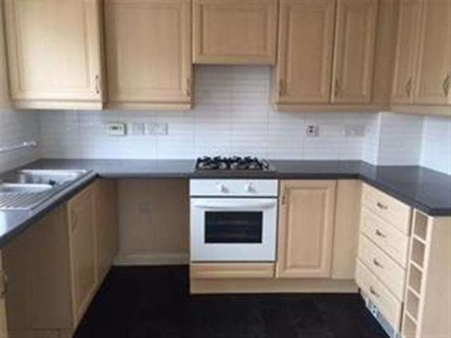  Image of 3 bedroom Semi-Detached house to rent in Worsted Close Halifax HX1 at Halifax, HX1 4RS