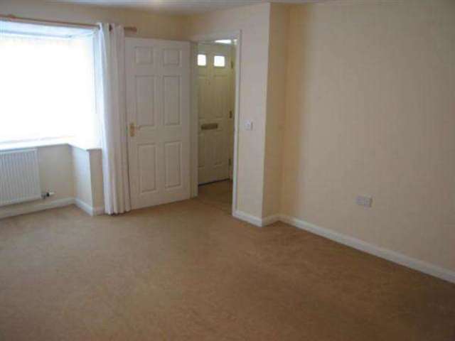  Image of 3 bedroom Semi-Detached house to rent in Worsted Close Halifax HX1 at Halifax, HX1 4RS