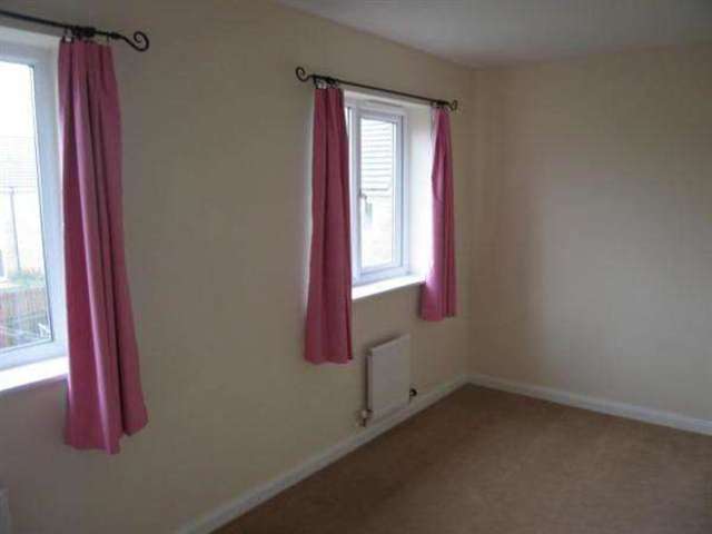  Image of 3 bedroom Semi-Detached house to rent in Worsted Close Halifax HX1 at Halifax, HX1 4RS