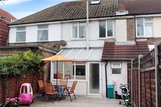  Image of 2 bedroom Terraced house to rent in Worthing Road Rustington Littlehampton BN16 at Rustington East Preston, BN16 3LX