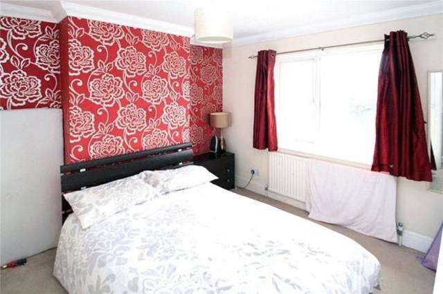  Image of 2 bedroom Terraced house to rent in Worthing Road Rustington Littlehampton BN16 at Rustington East Preston, BN16 3LX