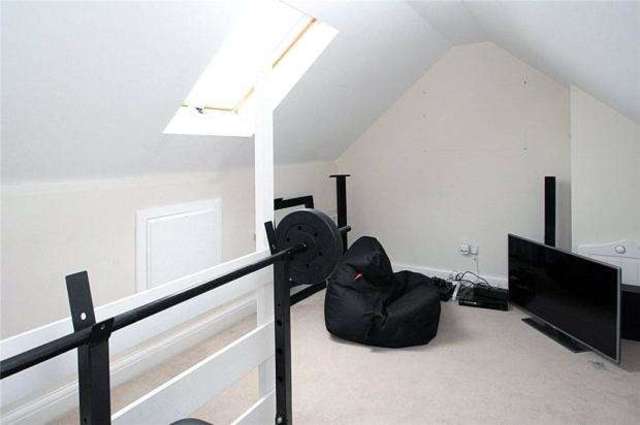  Image of 2 bedroom Terraced house to rent in Worthing Road Rustington Littlehampton BN16 at Rustington East Preston, BN16 3LX