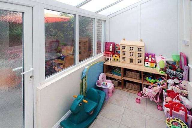 Image of 2 bedroom Terraced house to rent in Worthing Road Rustington Littlehampton BN16 at Rustington East Preston, BN16 3LX