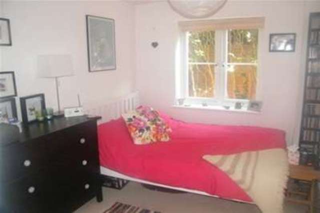  Image of 2 bedroom Flat to rent in Wray Park Road Reigate RH2 at Reigate, RH2 0DG
