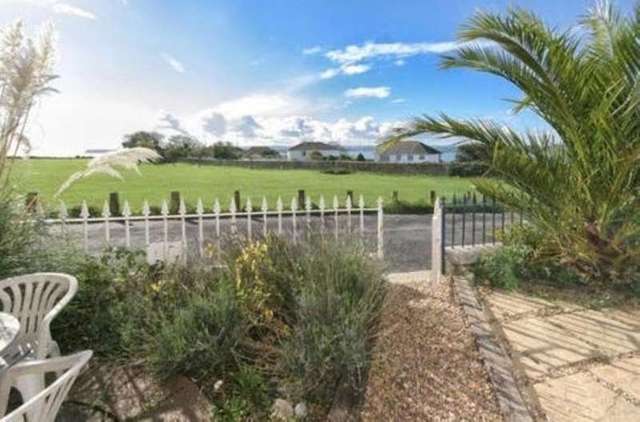  Image of 2 bedroom Cottage to rent in Daddyhole Plain Torquay TQ1 at Daddyhole Plain TORQUAY Devon, TQ1 2EG