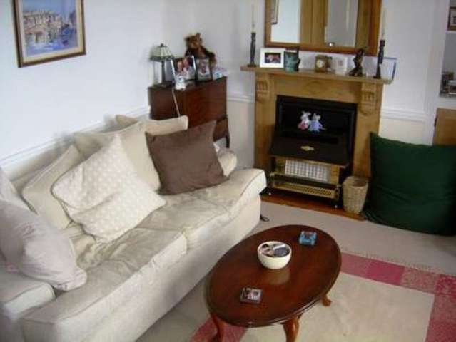  Image of 2 bedroom Cottage to rent in Daddyhole Plain Torquay TQ1 at Daddyhole Plain TORQUAY Devon, TQ1 2EG