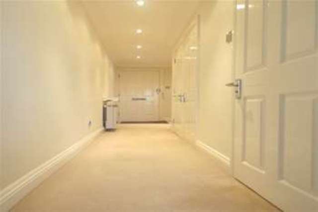  Image of 2 bedroom Flat to rent in Belvedere Road Burnham-on-Crouch CM0 at Burnham-on-Crouch, CM0 8AJ