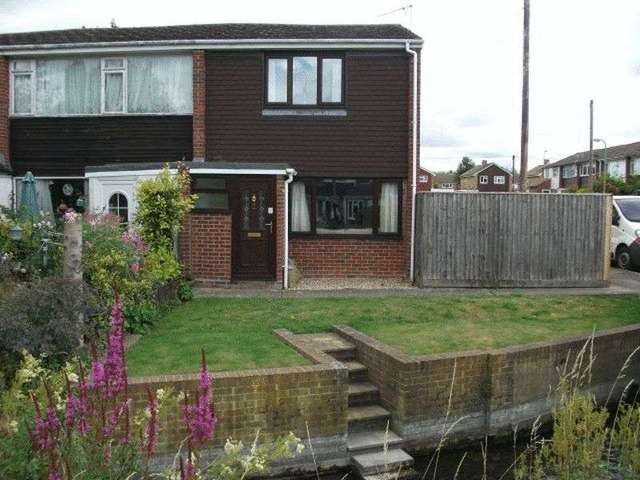 Image of 2 bedroom Terraced house to rent in Kingfishers Grove Wantage OX12 at Kingfishers Grove Wantage, OX12 7JL