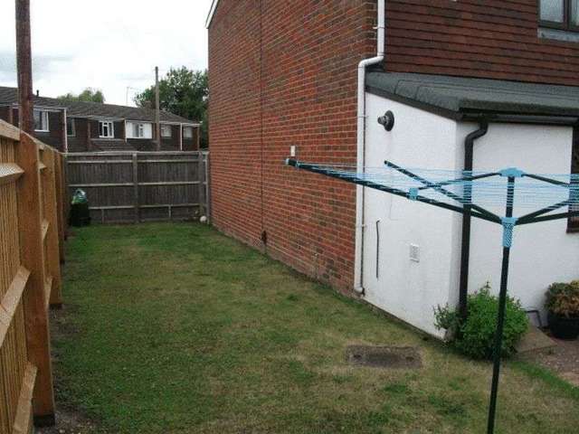  Image of 2 bedroom Terraced house to rent in Kingfishers Grove Wantage OX12 at Kingfishers Grove Wantage, OX12 7JL