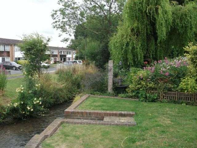  Image of 2 bedroom Terraced house to rent in Kingfishers Grove Wantage OX12 at Kingfishers Grove Wantage, OX12 7JL