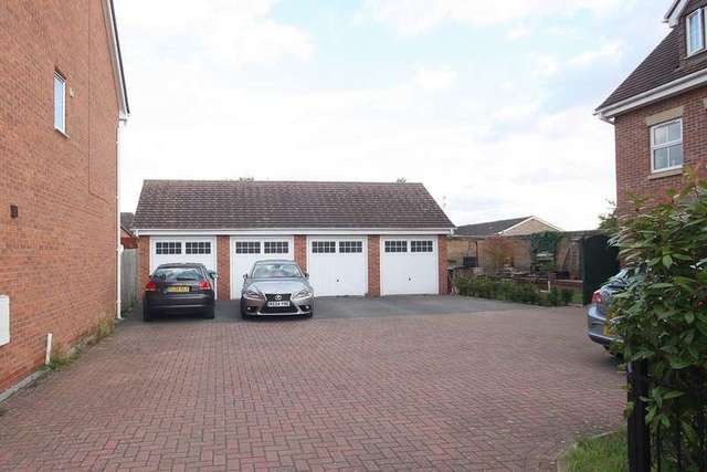  Image of 3 bedroom Detached house for sale in Cordelia Close Stratford-upon-Avon CV37 at Cordelia Close  Stratford upon Avon, CV37 0AN
