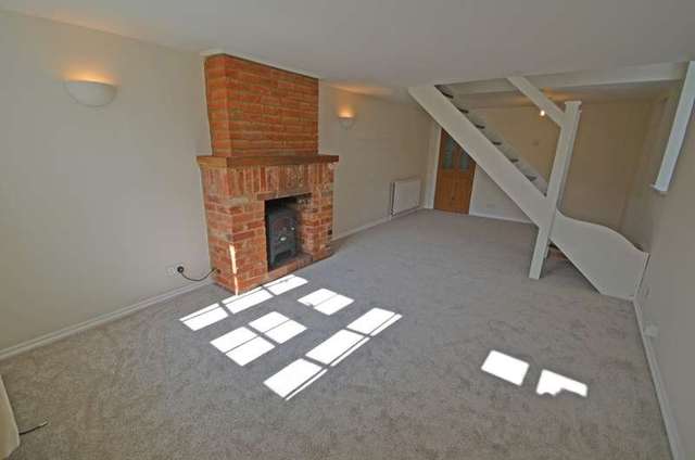  Image of 2 bedroom Cottage to rent in Thorndown Lane Windlesham GU20 at Windlesham, GU20 6DF