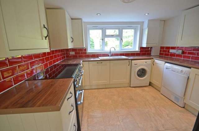  Image of 2 bedroom Cottage to rent in Thorndown Lane Windlesham GU20 at Windlesham, GU20 6DF