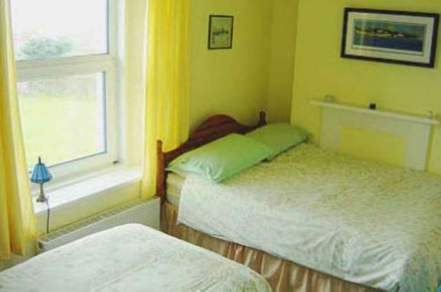  Image of 3 bedroom Cottage to rent in Daddyhole Plain Torquay TQ1 at Daddyhole Plain TORQUAY Devon, TQ1 2EG