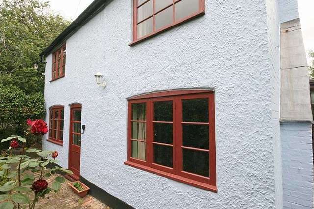  Image of 3 bedroom Cottage for sale in Wellcroft Ivinghoe Leighton Buzzard LU7 at Wellcroft Ivinghoe Ivinghoe, LU7 9EF