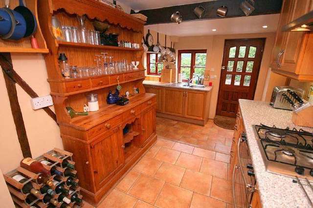  Image of 3 bedroom Cottage for sale in Wellcroft Ivinghoe Leighton Buzzard LU7 at Wellcroft Ivinghoe Ivinghoe, LU7 9EF