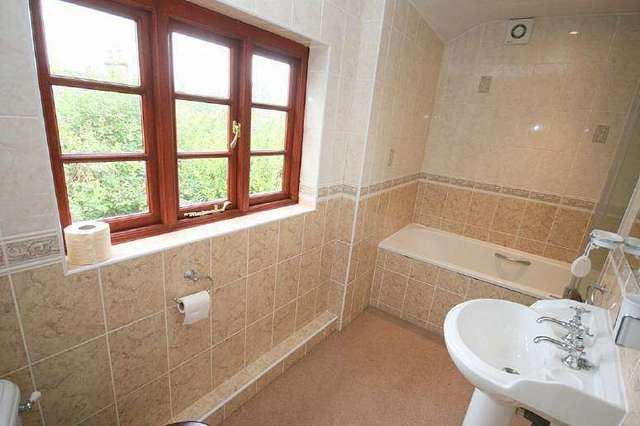  Image of 3 bedroom Cottage for sale in Wellcroft Ivinghoe Leighton Buzzard LU7 at Wellcroft Ivinghoe Ivinghoe, LU7 9EF