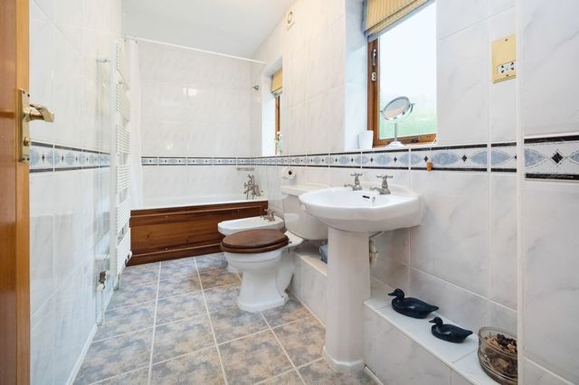  Image of 5 bedroom Detached house for sale in Little London Berden Bishop