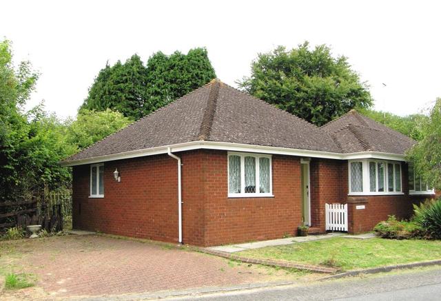  Image of 2 bedroom Bungalow for sale in New Road Begelly Kilgetty SA68 at Kilgetty Pembrokeshire Begelly, SA68 0YE